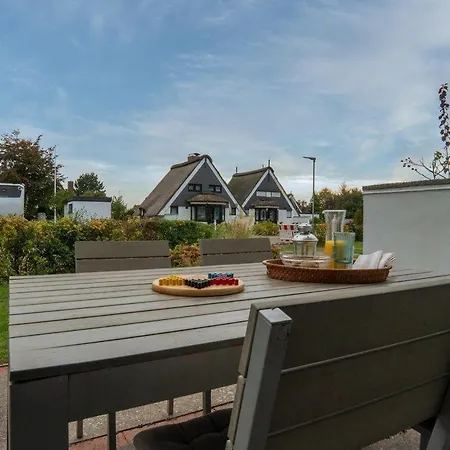 Am-hohen-ufer-reetdach-haus-nr-137-reetloft-1 Holiday home