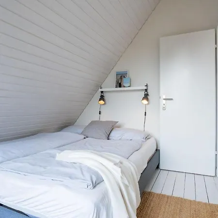 Holiday home Am-hohen-ufer-reetdach-haus-nr-137-reetloft-1 *
